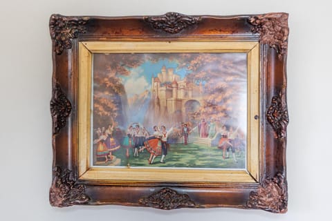 Era of Elegance: 1928 Classic Dwelling Apartment in Arcadia, Greece