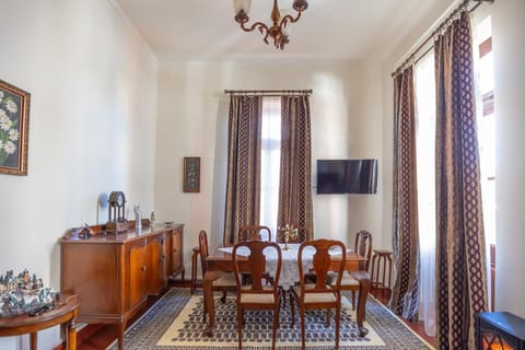 Era of Elegance: 1928 Classic Dwelling Apartment in Arcadia, Greece