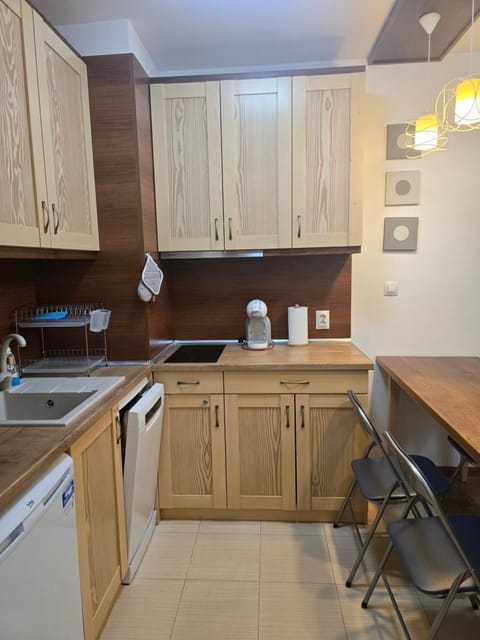 Dining area, dishwasher, stove