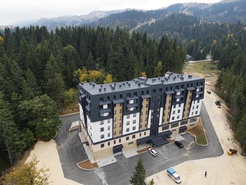 Natural landscape, Bird's eye view, Mountain view, Parking