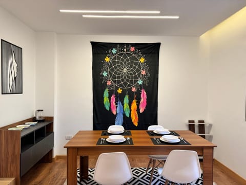 Seating area, Dining area
