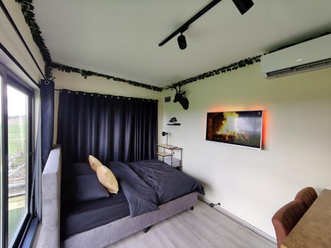 Communal lounge/ TV room, TV and multimedia, Photo of the whole room, Bedroom