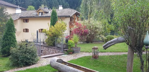 Property building, Natural landscape, Garden, Garden view