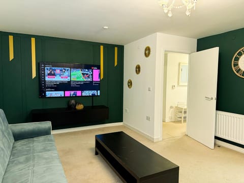 Communal lounge/ TV room, Living room