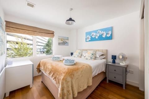 Castle Lanes - Minutes from Poole Quay, Poole Town Location Apartment in Poole