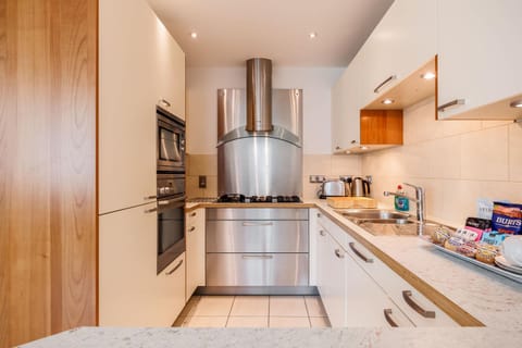 Jeanneau - Prestigious Dolphin Quays apartment on Poole Quay Apartment in Poole