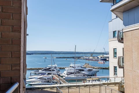 Marina Secret - on Poole Quay with Free Parking Apartment in Poole