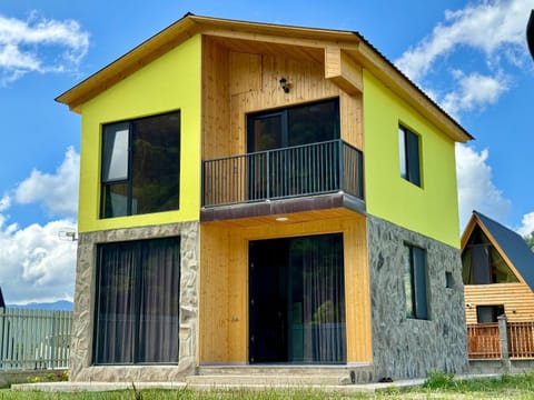 Property building, Day