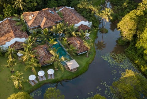 Property building, Day, Natural landscape, Bird's eye view, Garden, Garden, Garden view, Lake view, Pool view, River view, Swimming pool