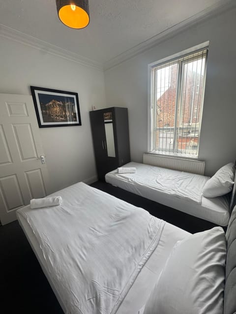 4 Bedroom House, Central City Location House in Newcastle upon Tyne