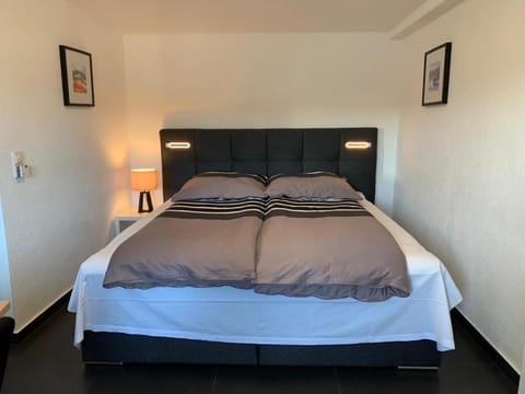 Günstige Zimmer-Unterkunft Zimmer mit Gemeinschaftsbad Apartment in Lörrach