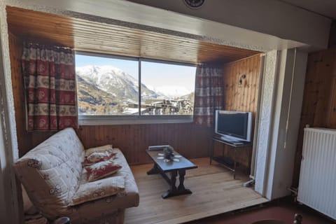 Alpine horizon balcony & panoramic views Apartment in Saint-Chaffrey