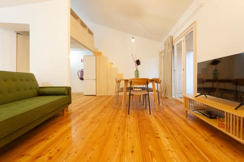 TV and multimedia, Living room, Dining area