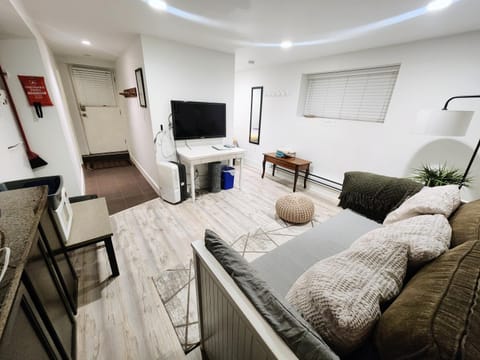 Small Private Studio at Kitsilano Beach Bed and Breakfast in Vancouver