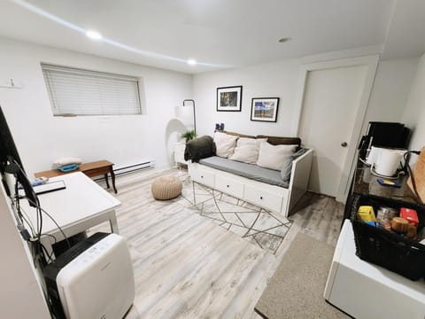 Small Private Studio at Kitsilano Beach Bed and Breakfast in Vancouver