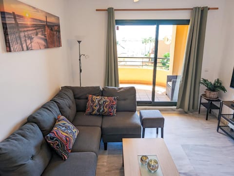 Casa Diamante: Sunny 2BR/2BA apartment in Mijas Apartment in Sitio de Calahonda