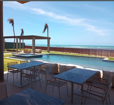 Hot Tub, Swimming pool