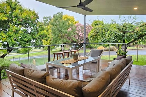 Garden, Balcony/Terrace, Seating area, Dining area, Garden view