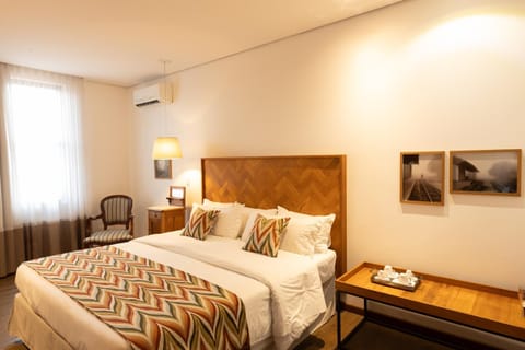 Bed, Bedroom, air conditioner