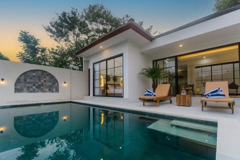 Property building, Swimming pool