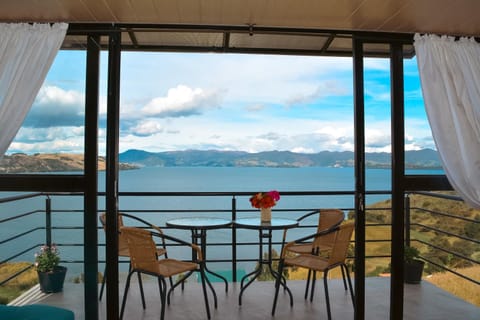 Natural landscape, View (from property/room), Balcony/Terrace, Seating area, Mountain view