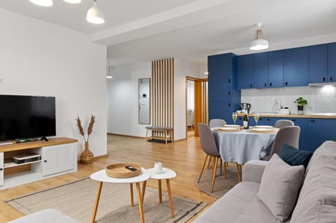 Communal lounge/ TV room, TV and multimedia, Kitchen or kitchenette, Living room, Seating area, Dining area, Evening entertainment, minibar