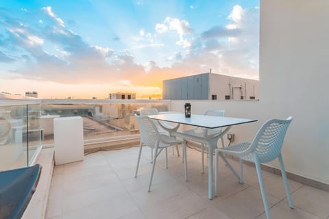 Property building, Balcony/Terrace