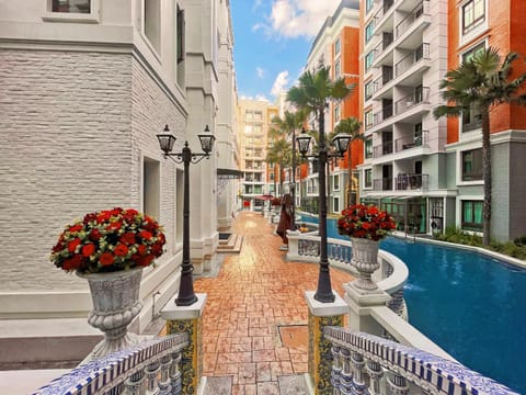 Property building, Day, Pool view, Street view, Swimming pool