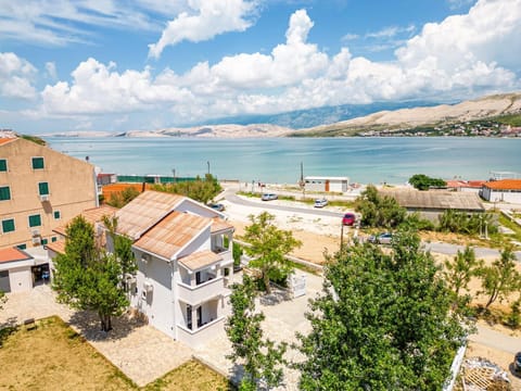 Property building, Neighbourhood, Sea view