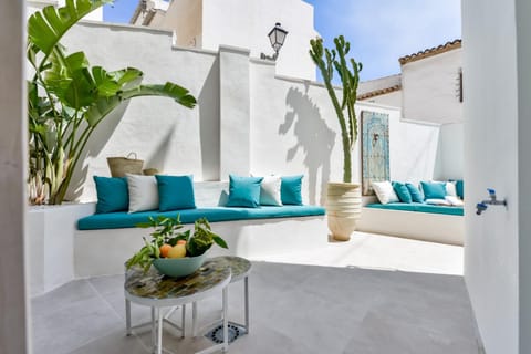 Patio, Off site, Seating area, sunbed