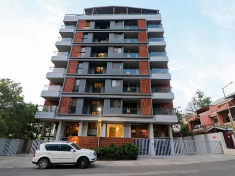 Property building, Facade/entrance