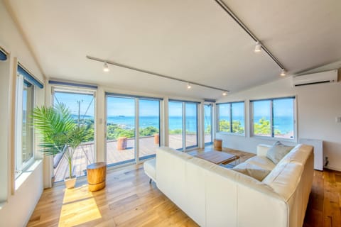 Natural landscape, View (from property/room), Balcony/Terrace, Living room, Sea view
