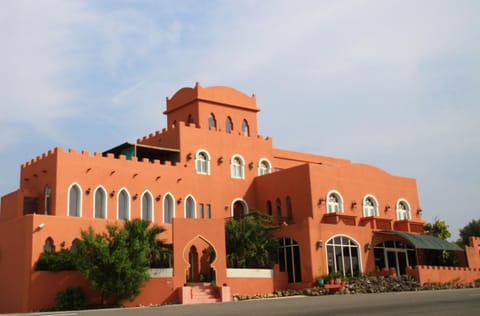 Property building, Facade/entrance, Landmark view