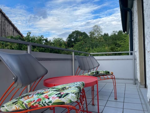 Day, Summer, View (from property/room), Balcony/Terrace, Seating area, Garden view
