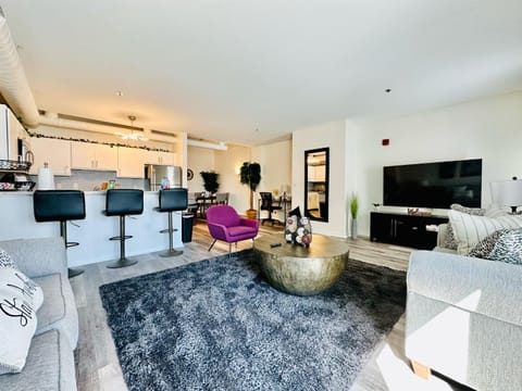 TV and multimedia, Balcony/Terrace, Living room, Seating area, Dining area, kitchen