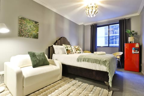 Bed, Photo of the whole room, Decorative detail, Bedroom