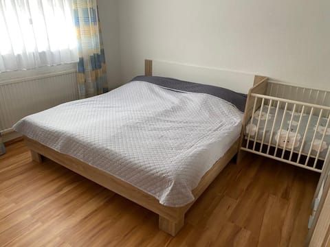 Bed, Bedroom, cot