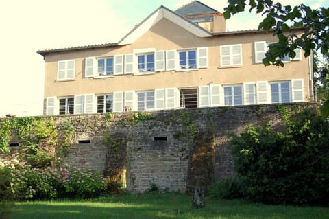Facade/entrance, Balcony/Terrace