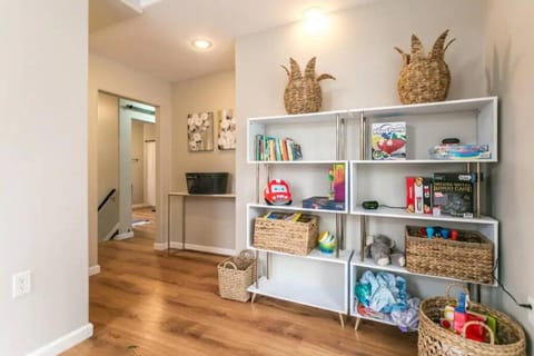 Luxurious 5 BR Home in the Heart of Sylvan Beach House in Sylvan Beach