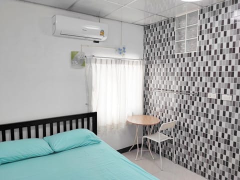 Bed, Photo of the whole room, Bedroom, air conditioner