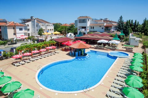 Property building, Facade/entrance, Bird's eye view, Pool view, Swimming pool, Swimming pool