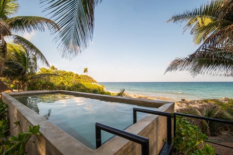 Pool view, Sea view