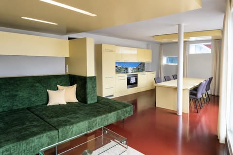 Kitchen or kitchenette, Living room