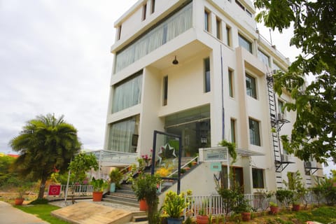 Property building, Facade/entrance