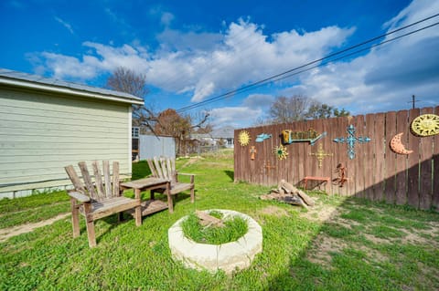 Cozy Canyon Lake Cottage Rental with Private Hot Tub House in Canyon Lake