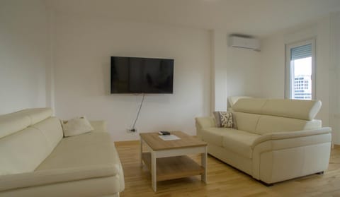 Living room, air conditioner