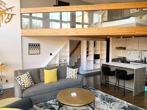 Kitchen or kitchenette, Living room, Seating area