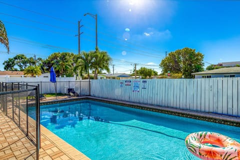 Swaying Palms Sanctuary Apartment in Oakland Park