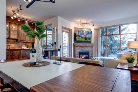 Kitchen or kitchenette, Living room, Dining area