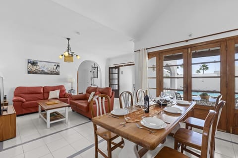 Villa Eva - VipVipVillas Villa in Puerto del Carmen